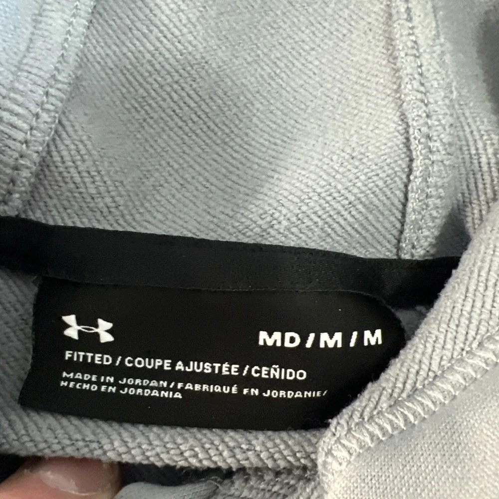 Under Armour Hoodie Men's Size M Gray Freedom Banner Fitted‎ *SEE FLAW*